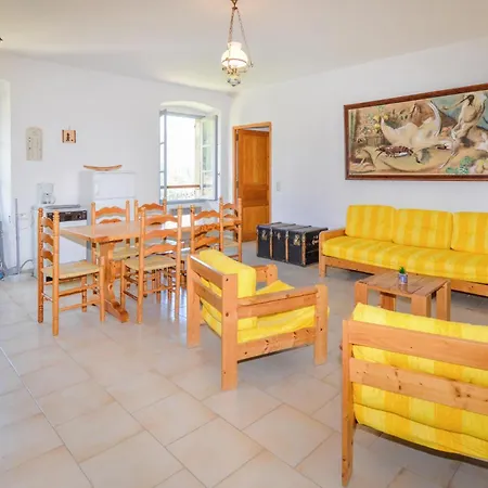 1 Bedroom Amazing In Apartament *